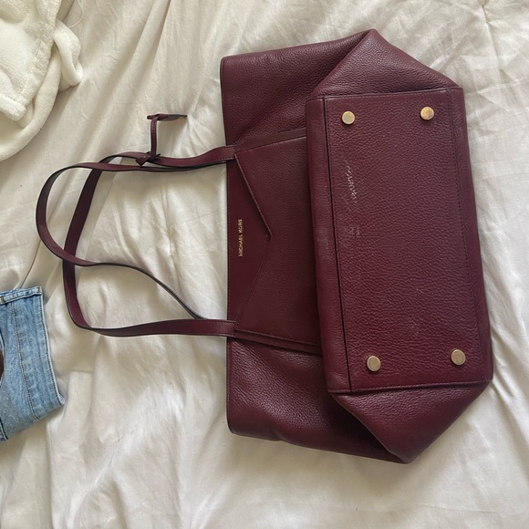 MICHEAL KORS PURSE - Picture 1 of 7